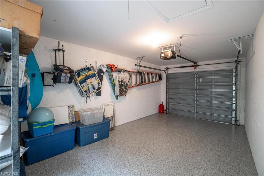 4945 Cougar Ct S 4-202, Naples, FL 34109-34