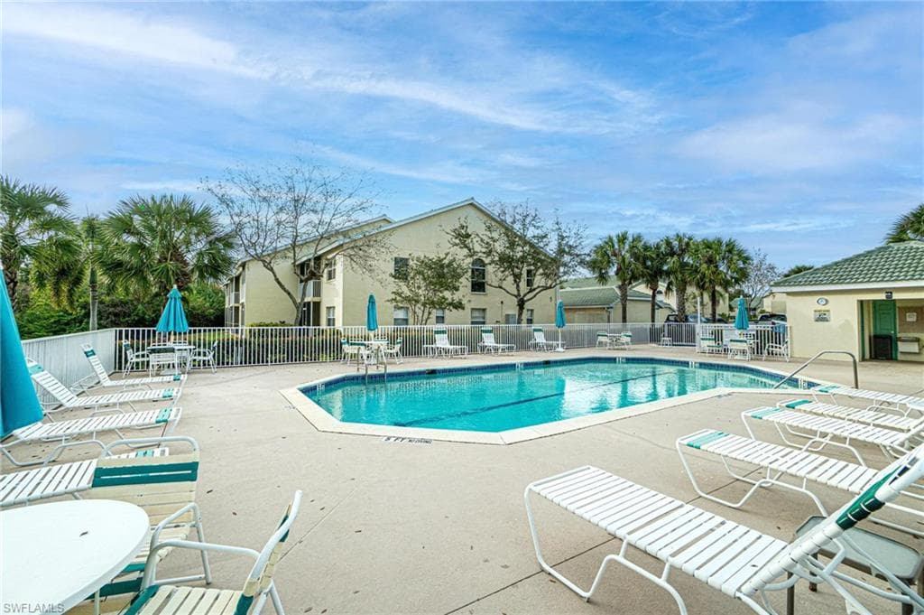 4945 Cougar Ct S 4-202, Naples, FL 34109-38