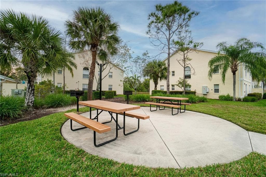 4945 Cougar Ct S 4-202, Naples, FL 34109-42