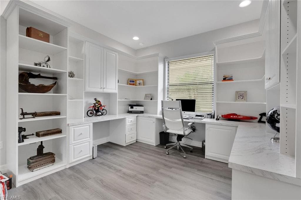 4692 Kensington Cir, Naples, FL 34119-14