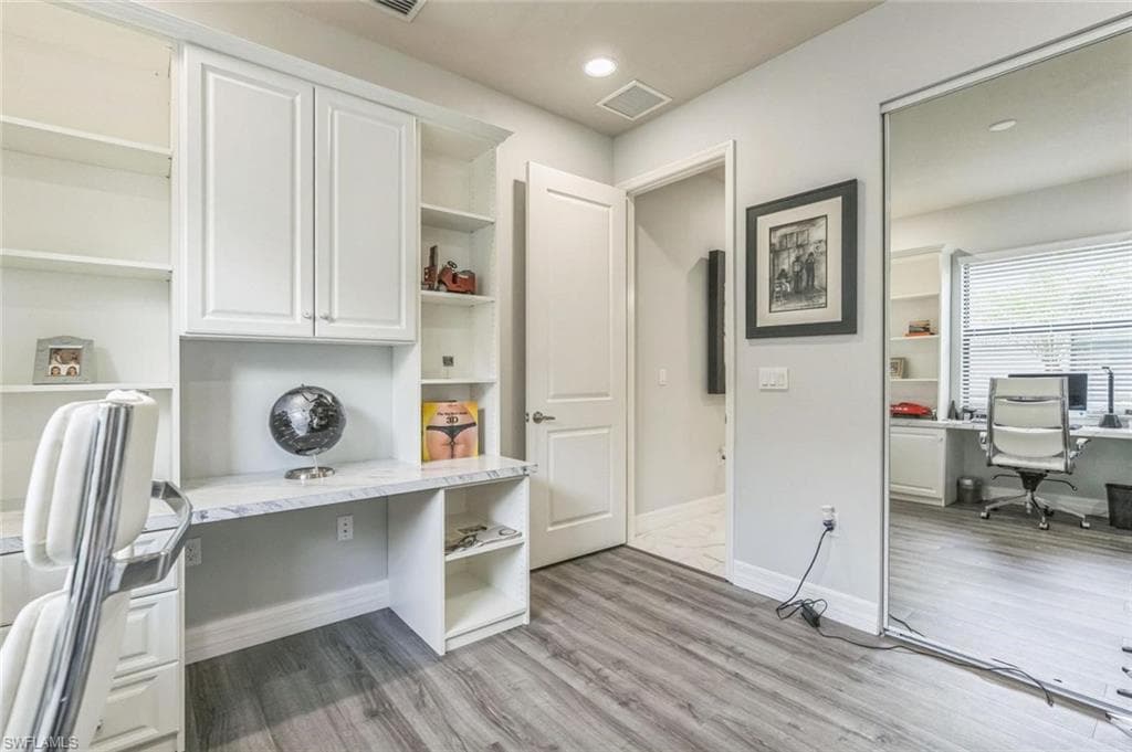 4692 Kensington Cir, Naples, FL 34119-15