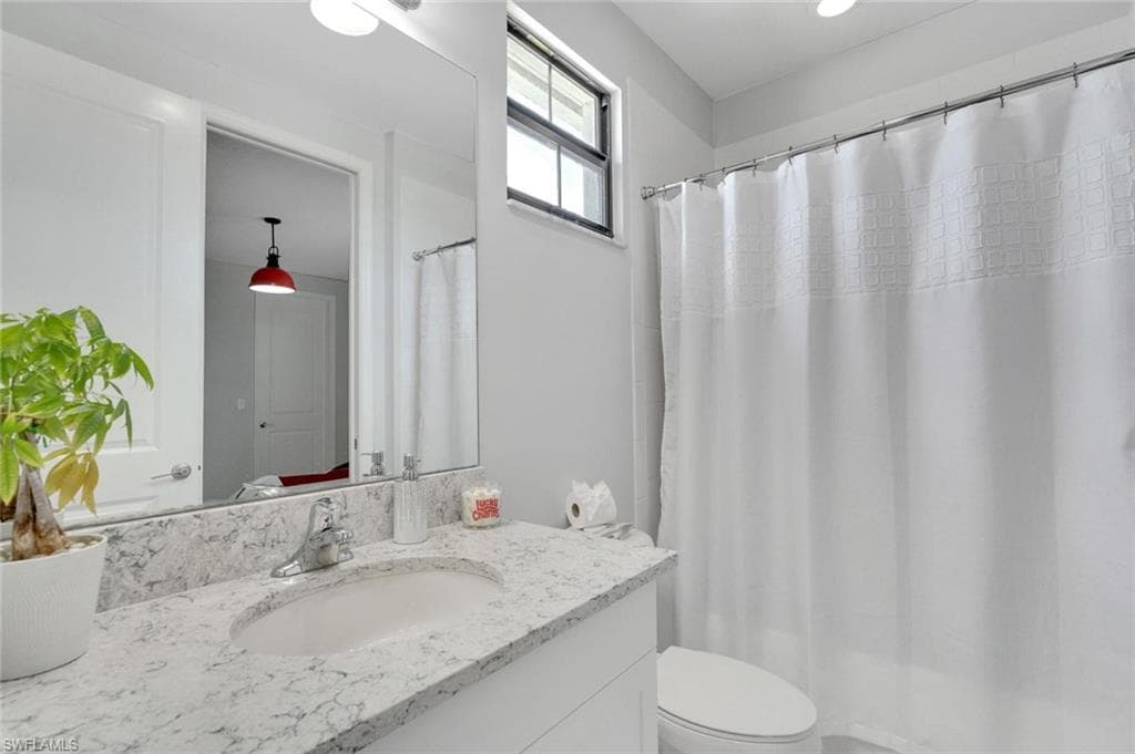 4692 Kensington Cir, Naples, FL 34119-32