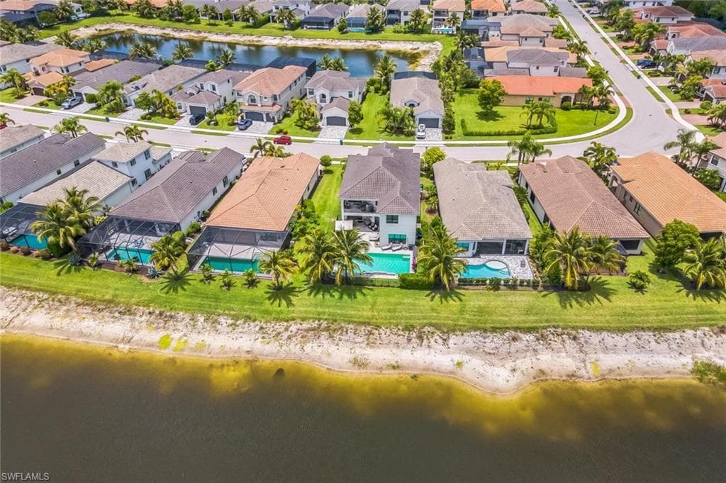4692 Kensington Cir, Naples, FL 34119-38