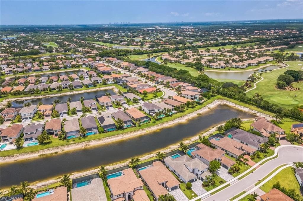 4692 Kensington Cir, Naples, FL 34119-41