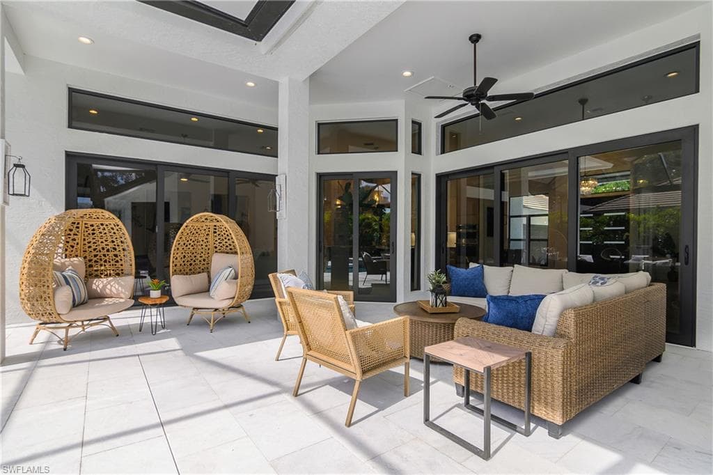1984 Mission Dr, Naples, FL 34109-30