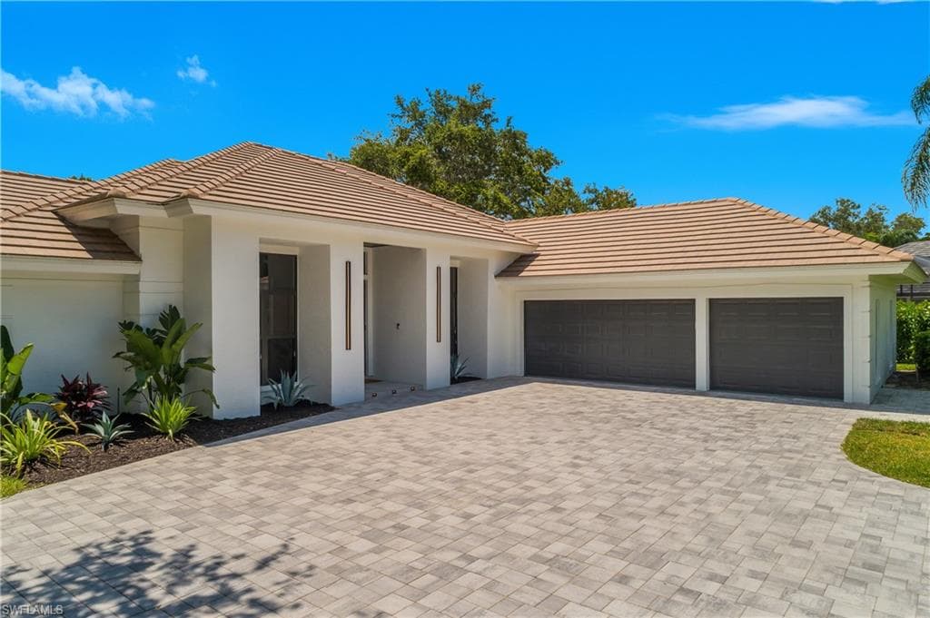1984 Mission Dr, Naples, FL 34109-43