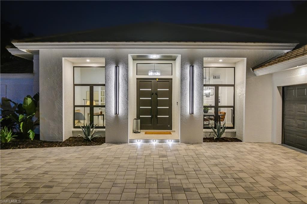 1984 Mission Dr, Naples, FL 34109-4