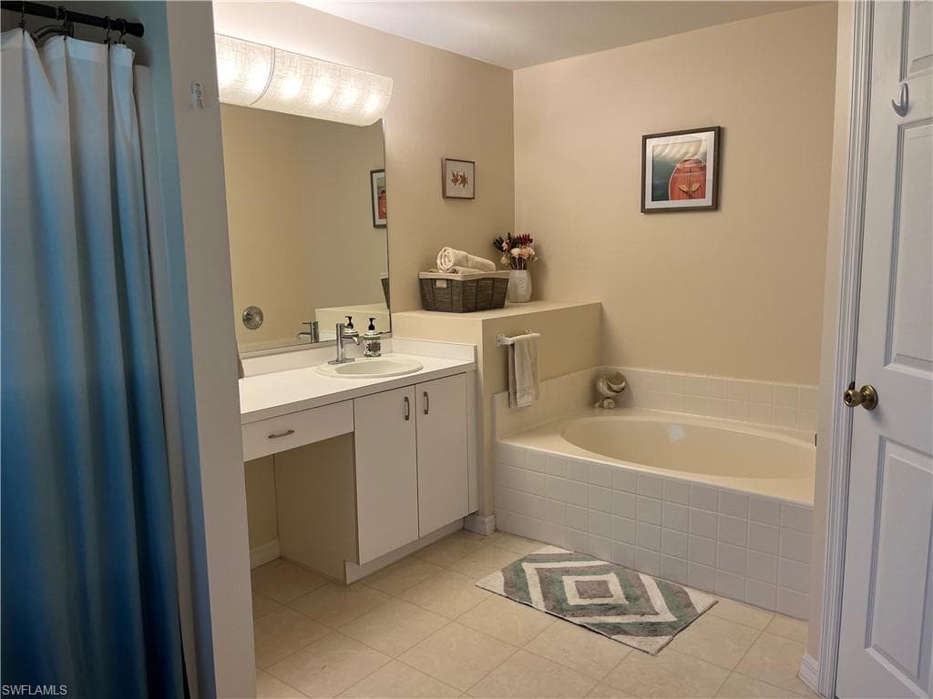 4260 16th Ave SE, Naples, FL 34117-10