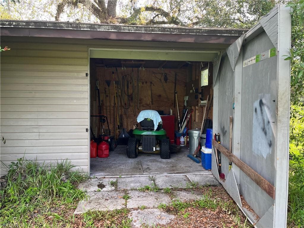 4260 16th Ave SE, Naples, FL 34117-18