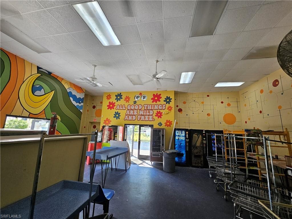 3270 Bayshore Dr, Naples, FL 34112-13