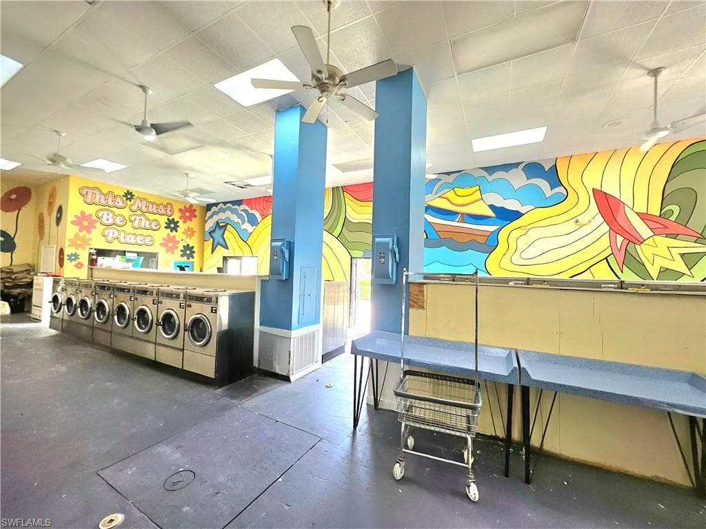 3270 Bayshore Dr, Naples, FL 34112-4