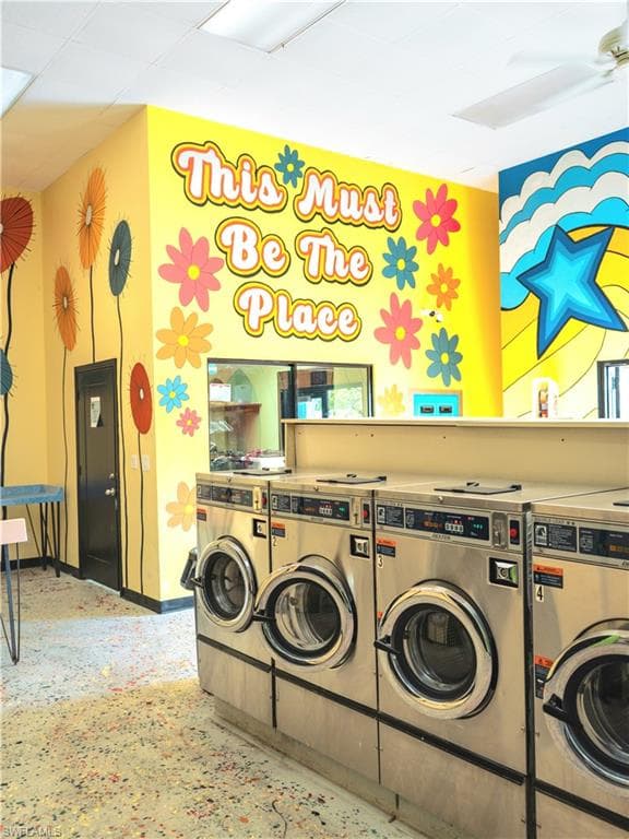 3270 Bayshore Dr, Naples, FL 34112-7