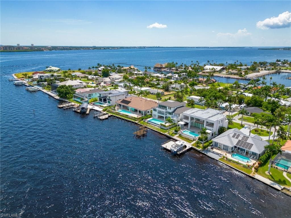5735 Riverside Dr, Cape Coral, FL 33904-10