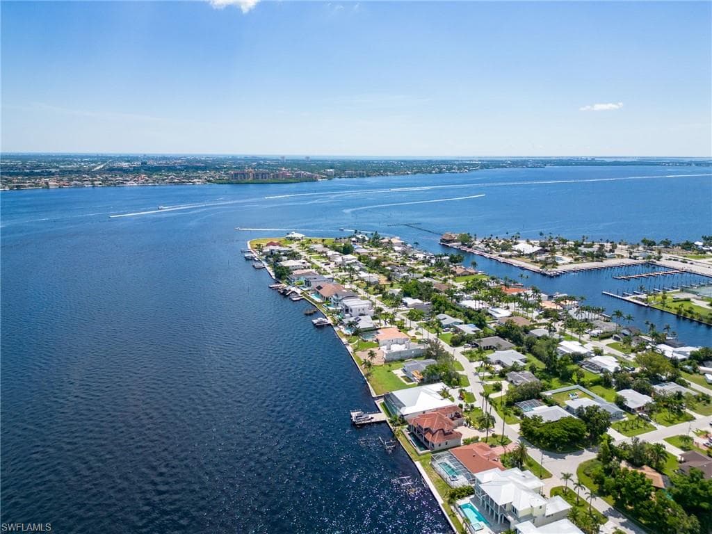 5735 Riverside Dr, Cape Coral, FL 33904-12