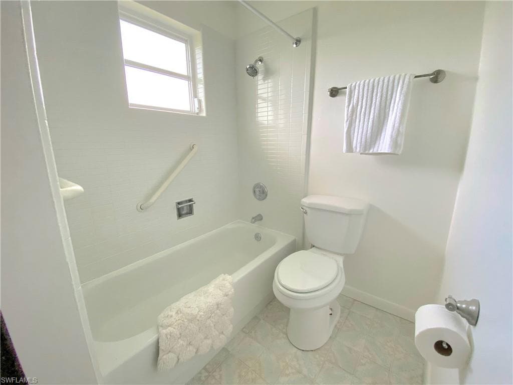 2152 45th Ter SW, Naples, FL 34116-17