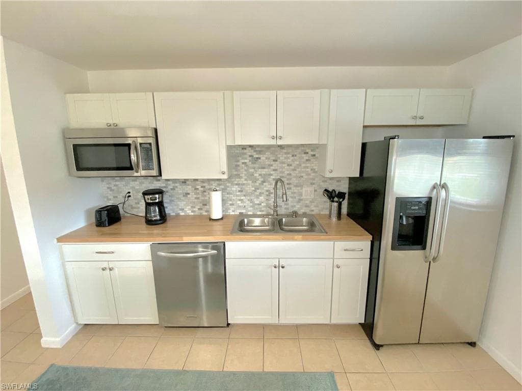 2152 45th Ter SW, Naples, FL 34116-3