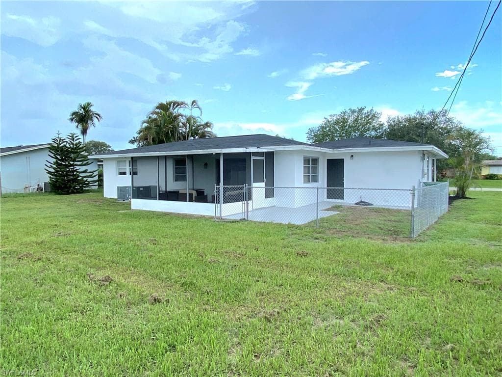 2152 45th Ter SW, Naples, FL 34116-5