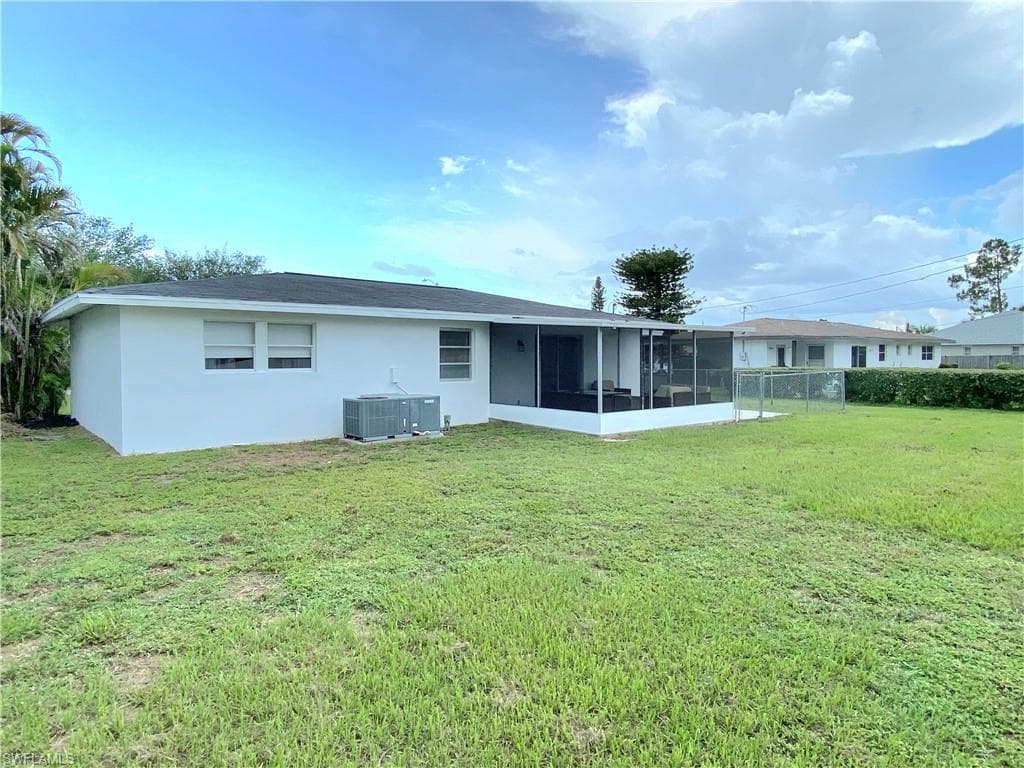 2152 45th Ter SW, Naples, FL 34116-7