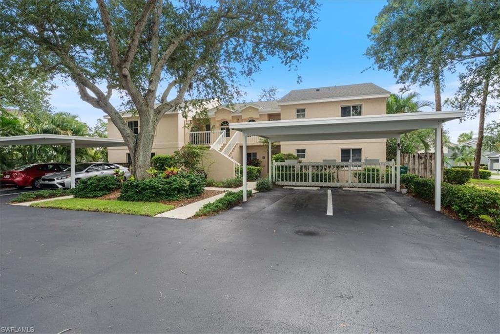 2810 Citrus Lake Dr U101, Naples, FL 34109-32