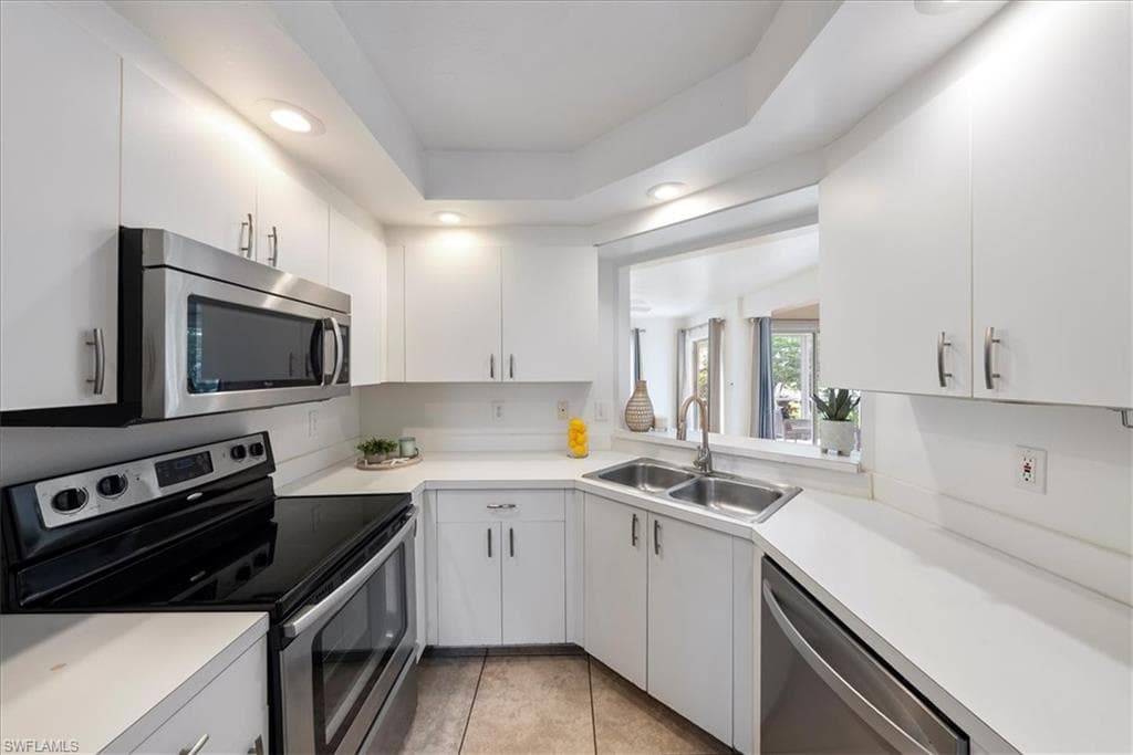 2810 Citrus Lake Dr U101, Naples, FL 34109-4