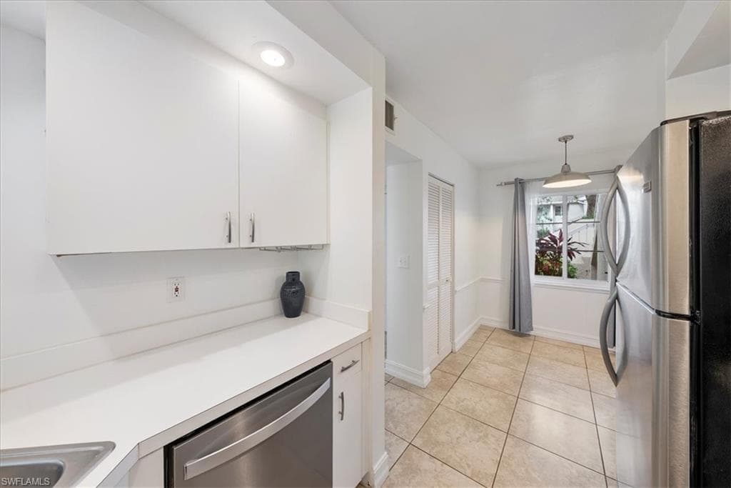 2810 Citrus Lake Dr U101, Naples, FL 34109-5