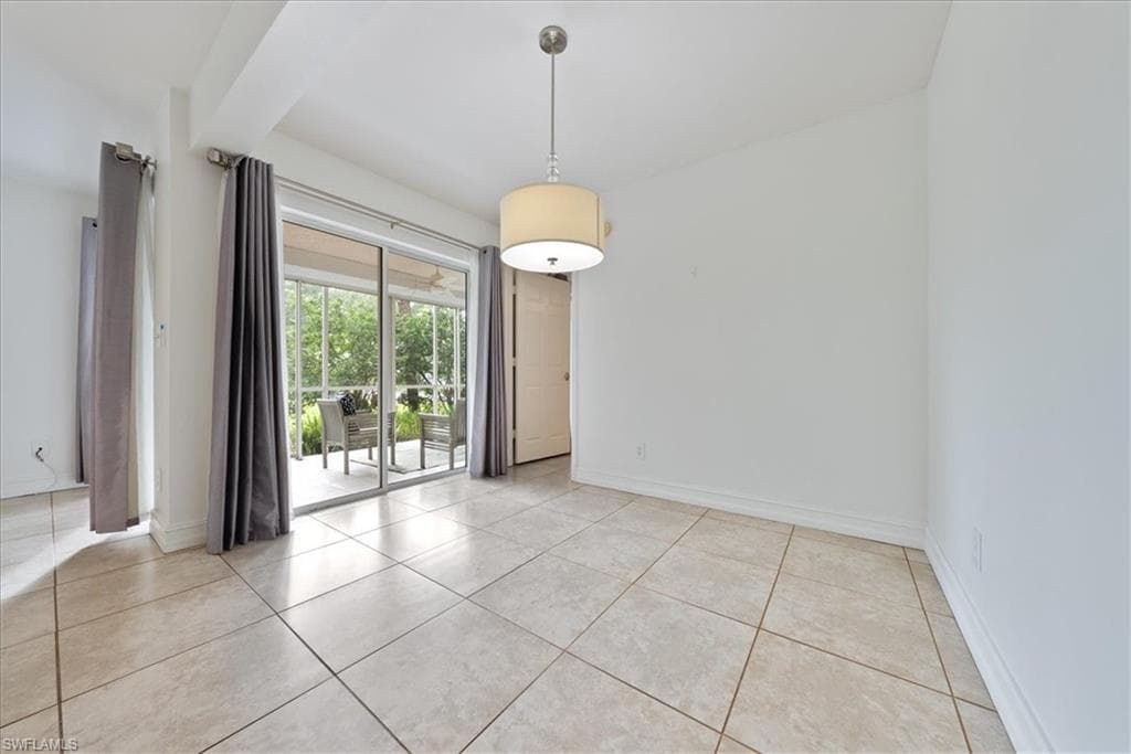 2810 Citrus Lake Dr U101, Naples, FL 34109-8