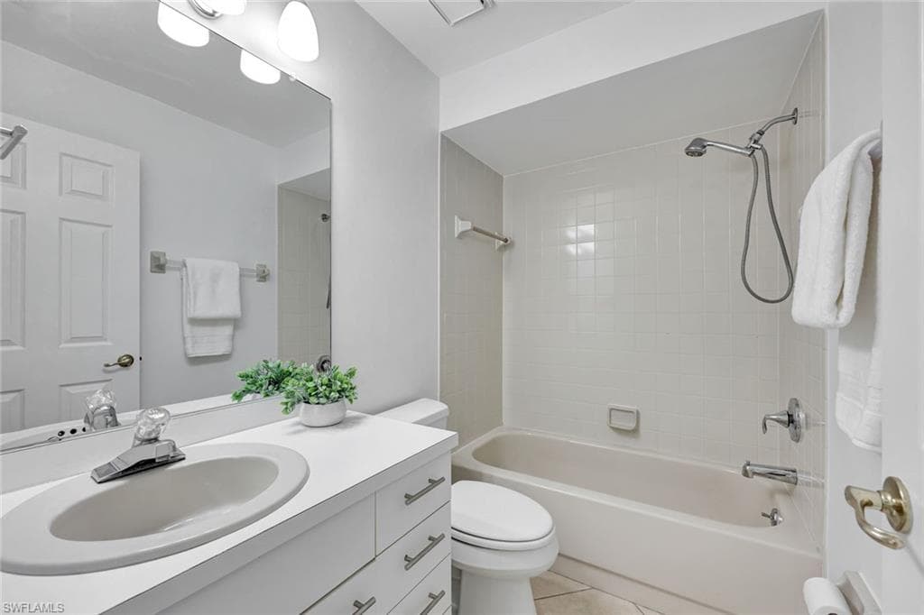 3302 Arlette Dr, Naples, FL 34109-15
