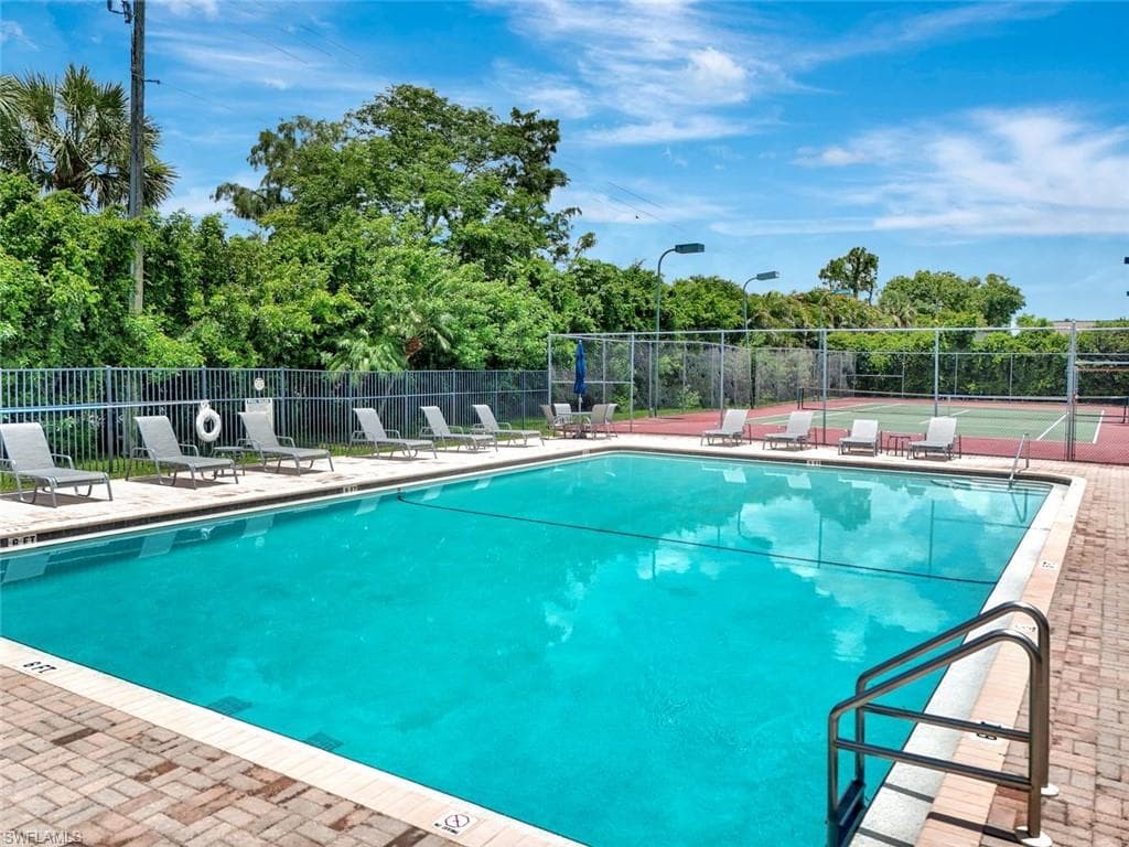 3302 Arlette Dr, Naples, FL 34109-20