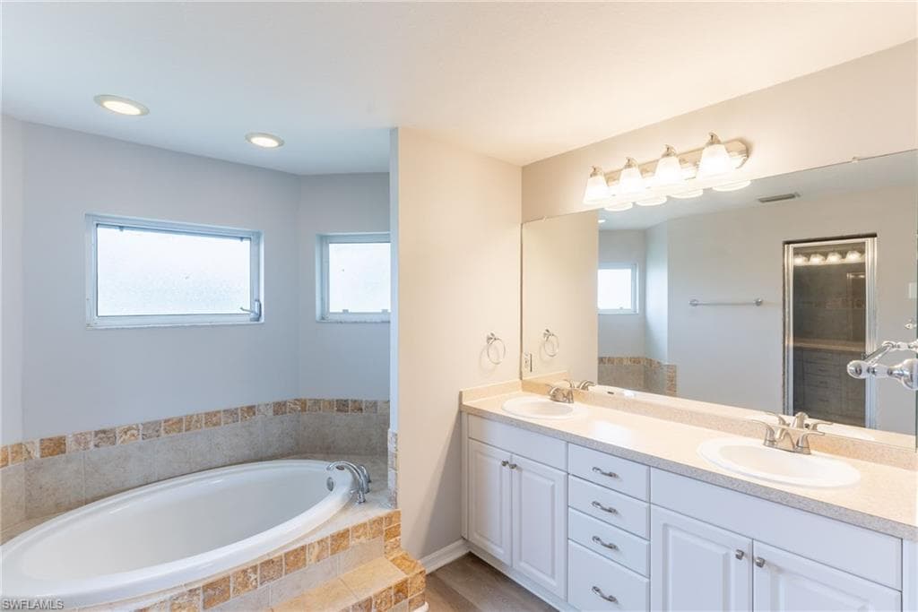 4200 3rd Ave, Cape Coral, FL 33914-23