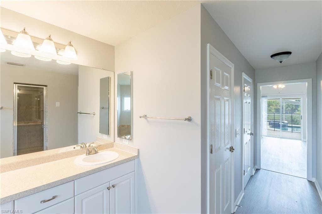 4200 3rd Ave, Cape Coral, FL 33914-24