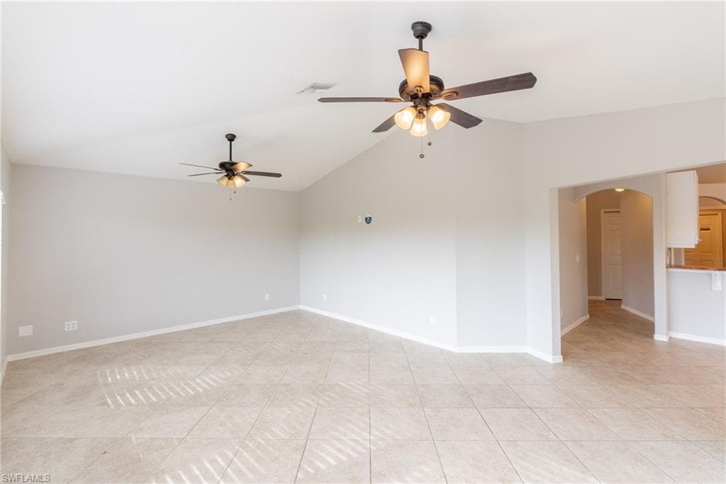 4200 3rd Ave, Cape Coral, FL 33914-38