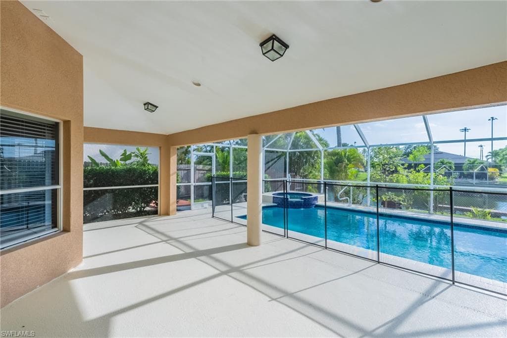 4200 3rd Ave, Cape Coral, FL 33914-42