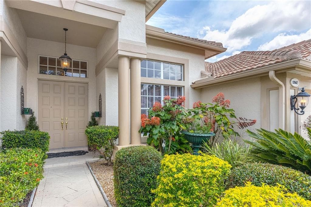 13162 Bridgeford Ave, Bonita Springs, FL 34135-4