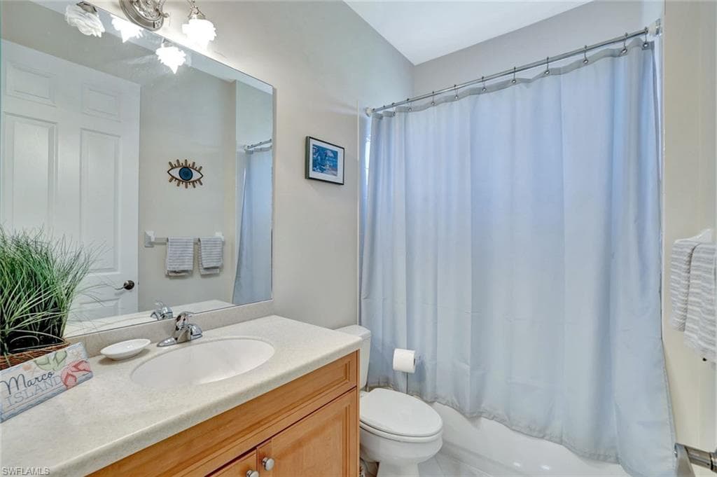 628 Hernando Dr, Marco Island, FL 34145-26