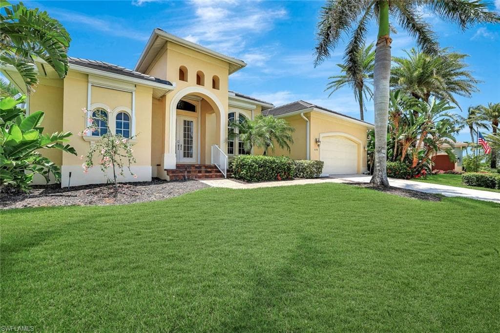 628 Hernando Dr, Marco Island, FL 34145-3