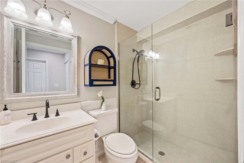 2450 Old Groves Rd 201, Naples, FL 34109-21