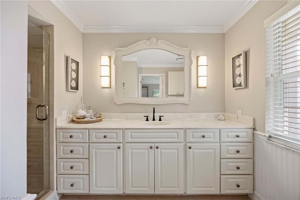 2450 Old Groves Rd 201, Naples, FL 34109-24