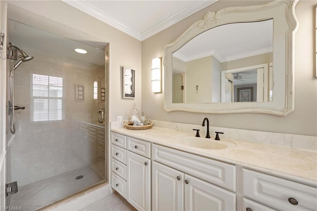 2450 Old Groves Rd 201, Naples, FL 34109-25