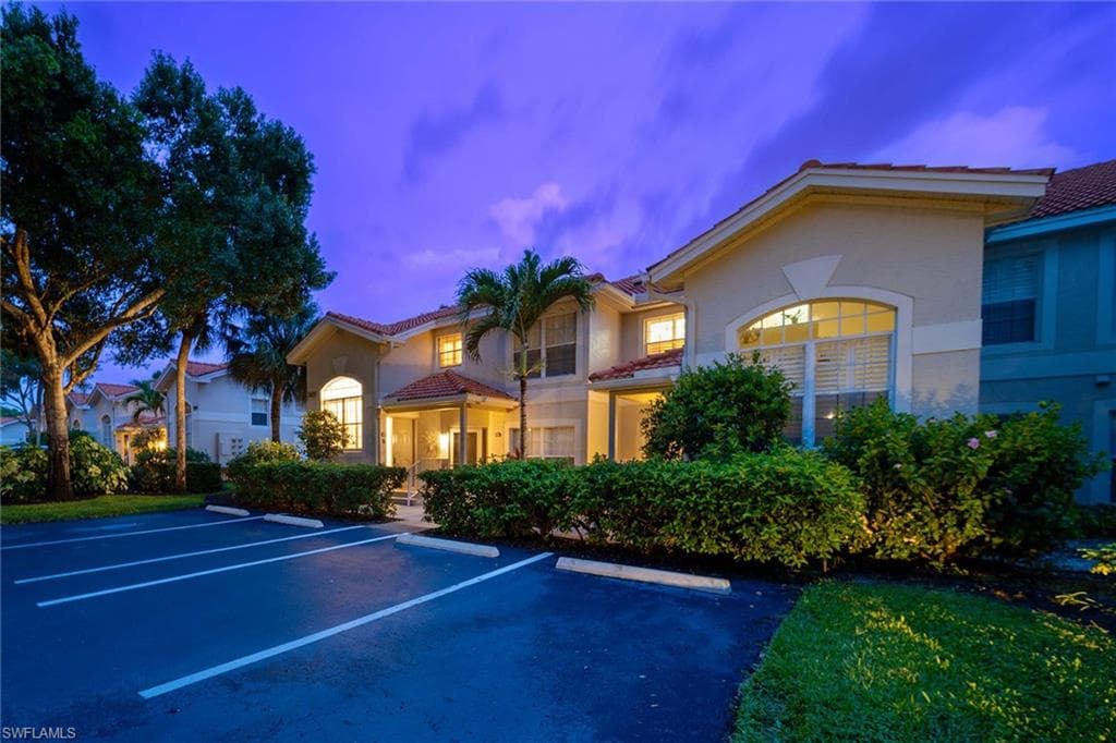 2450 Old Groves Rd 201, Naples, FL 34109-1