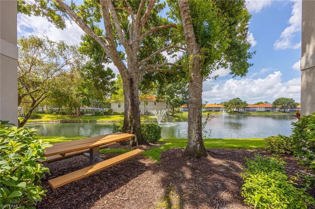 2450 Old Groves Rd 201, Naples, FL 34109-31