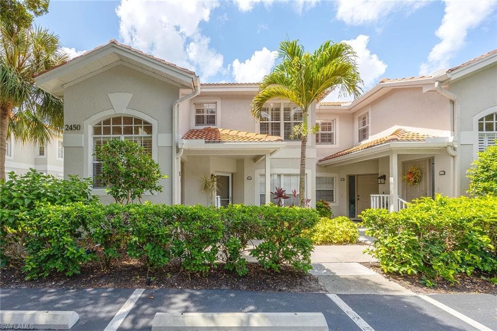 2450 Old Groves Rd 201, Naples, FL 34109-4