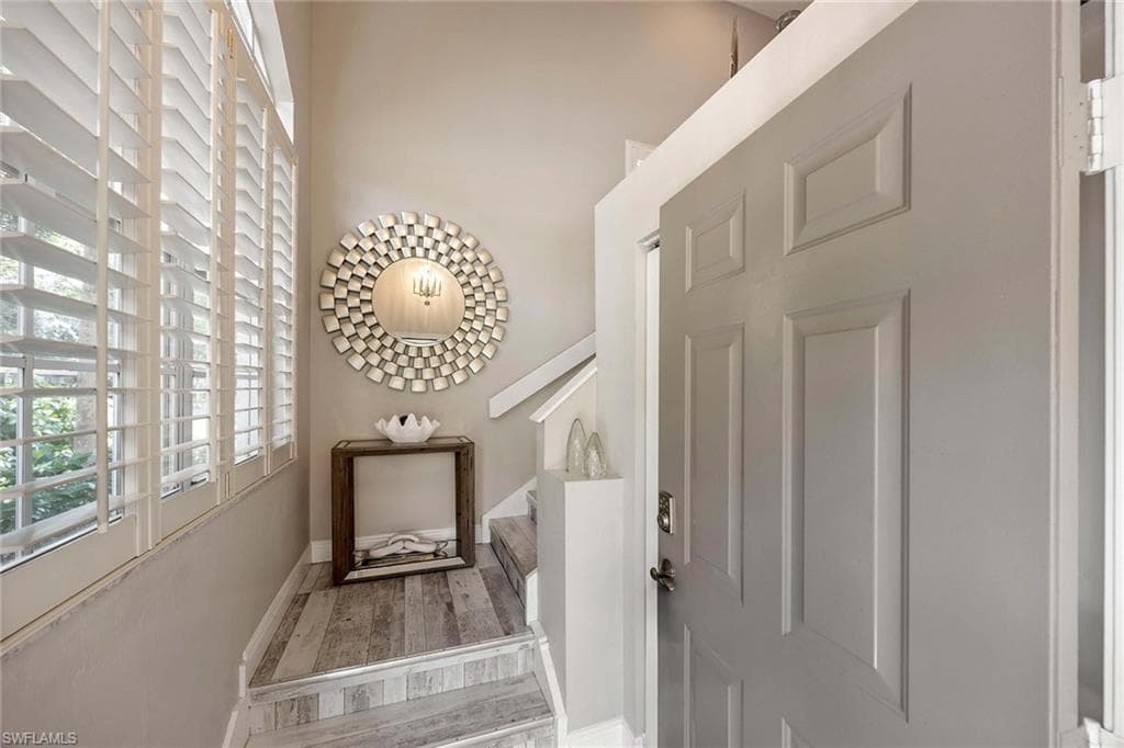 2450 Old Groves Rd 201, Naples, FL 34109-5