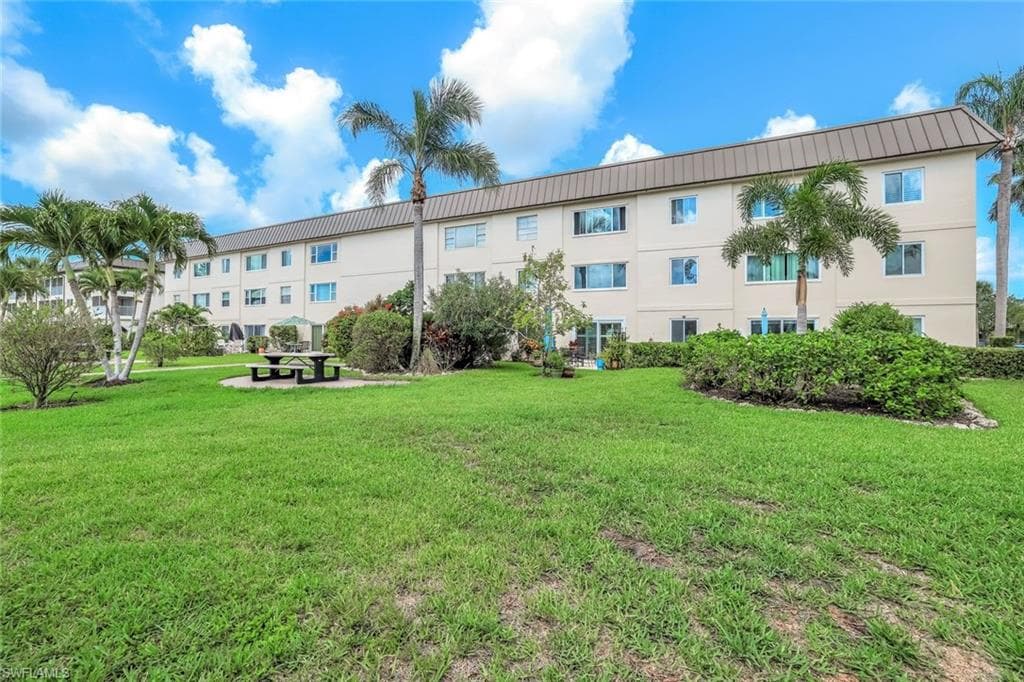 1000 Manatee Rd A306, Naples, FL 34114-2