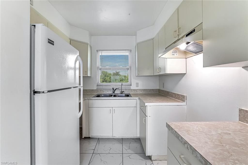 1000 Manatee Rd A306, Naples, FL 34114-5