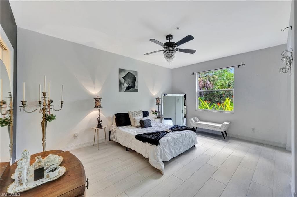 1045 Tarpon Cove Dr 102, Naples, FL 34110-15