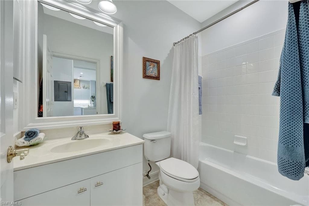 1045 Tarpon Cove Dr 102, Naples, FL 34110-20