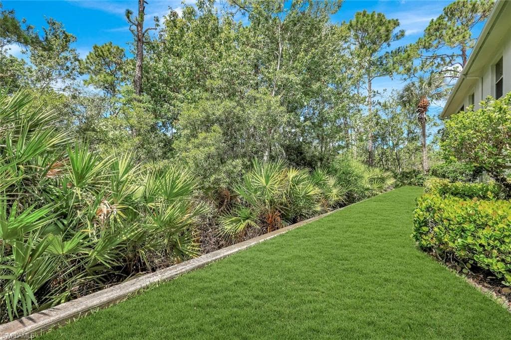 1045 Tarpon Cove Dr 102, Naples, FL 34110-23