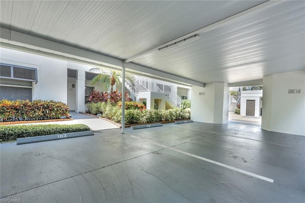 1045 Tarpon Cove Dr 102, Naples, FL 34110-24