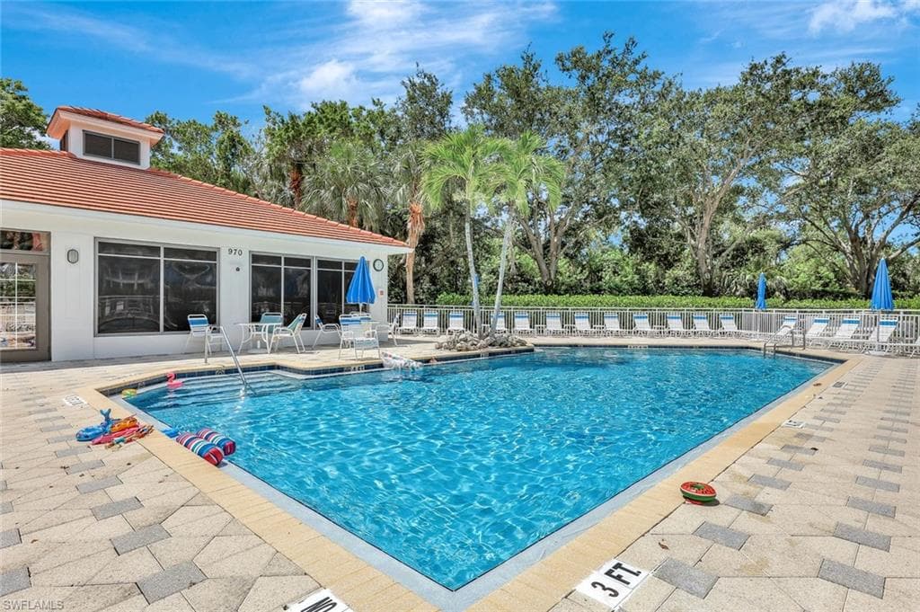 1045 Tarpon Cove Dr 102, Naples, FL 34110-27