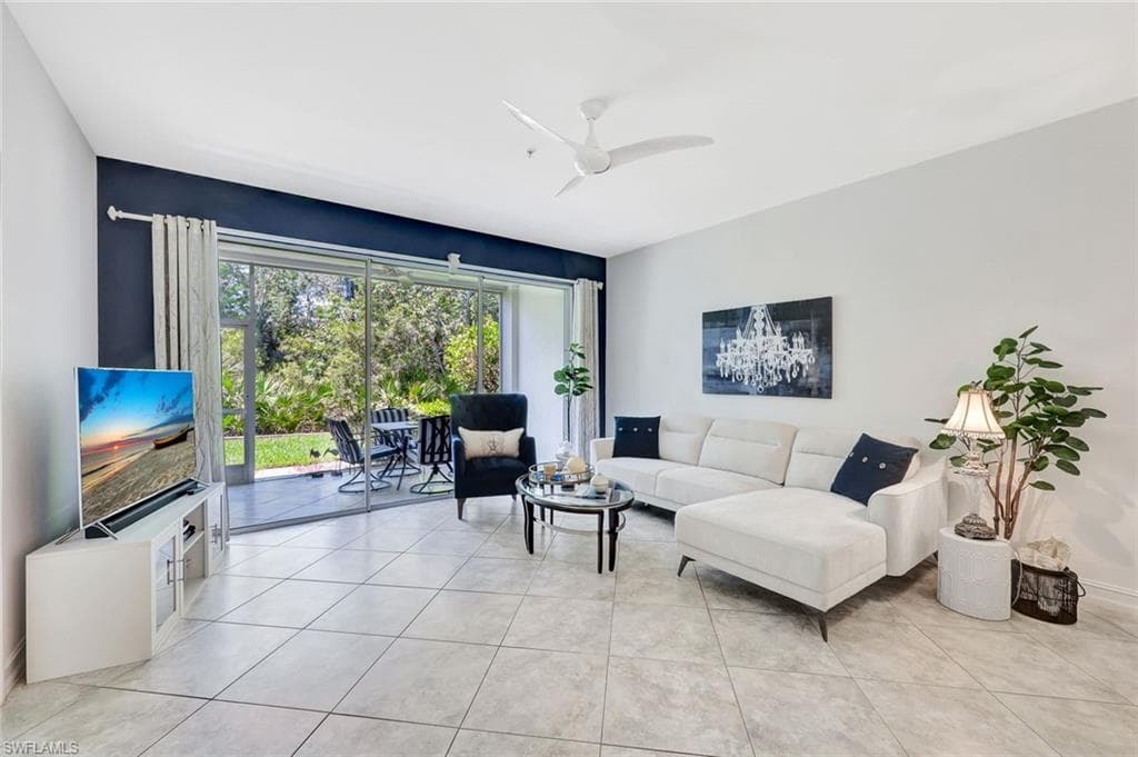 1045 Tarpon Cove Dr 102, Naples, FL 34110-4
